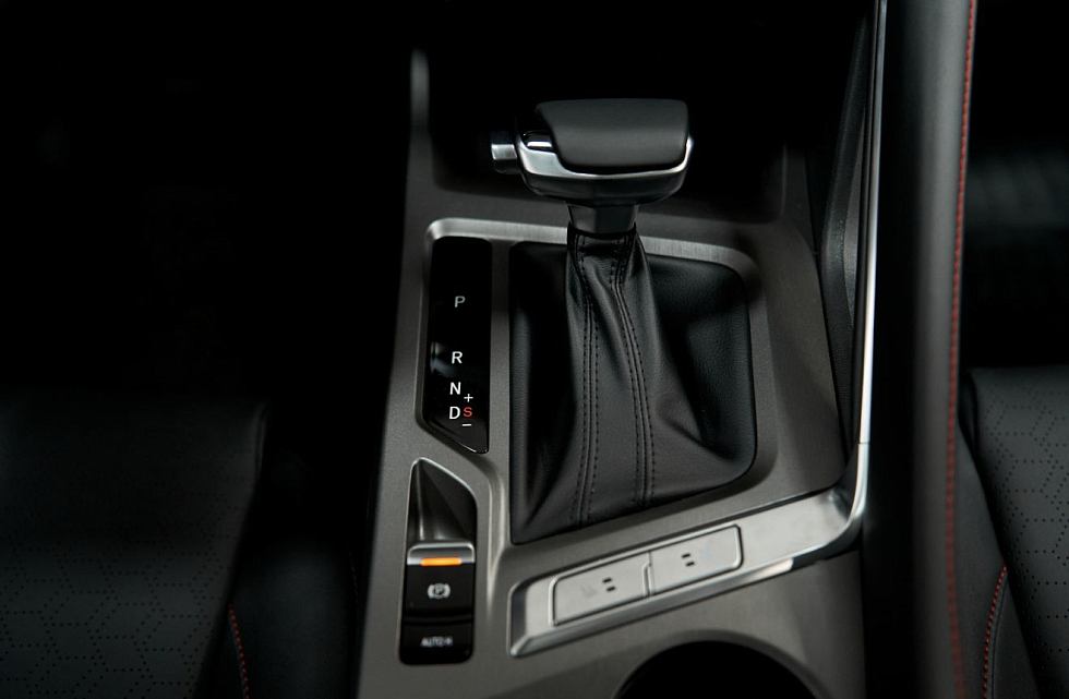 Changan CS35 Plus Tech, красный