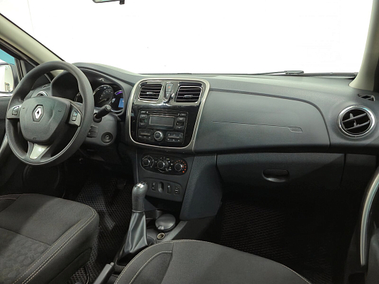 Renault Logan Privilege, 2015 года, пробег 132083 км