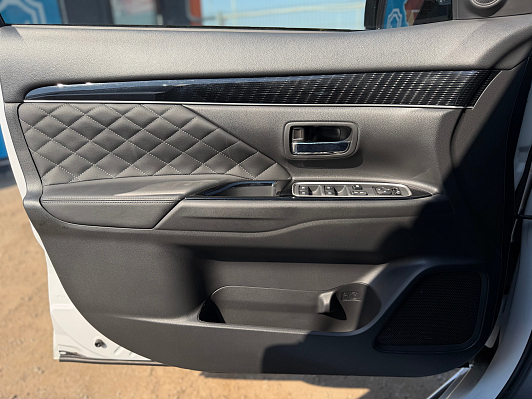 Mitsubishi Outlander Invite, 2022 года, пробег 30207 км