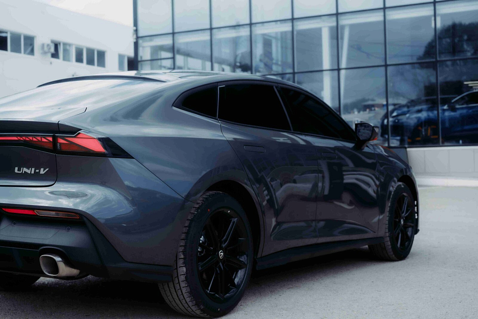 Changan UNI-V Tech, серый