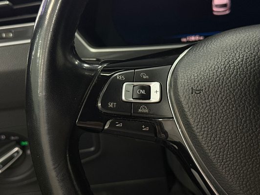 Volkswagen Tiguan Sportline, 2018 года, пробег 97000 км