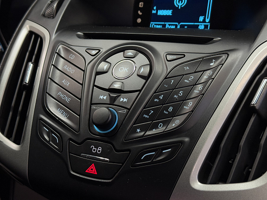 Ford Focus SYNC Edition, 2015 года, пробег 255000 км