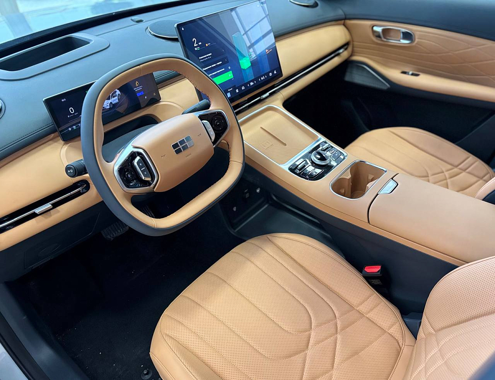 Geely EX5 EM-i Макс, серебряный