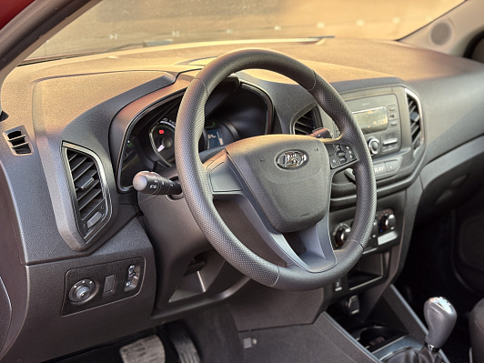 Lada (ВАЗ) XRAY Comfort, 2018 года, пробег 32200 км