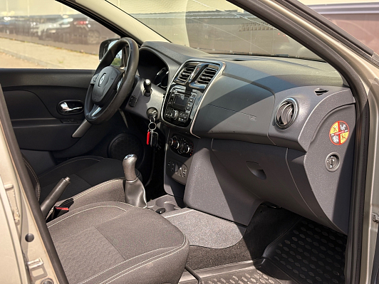 Renault Logan Confort, 2017 года, пробег 117113 км