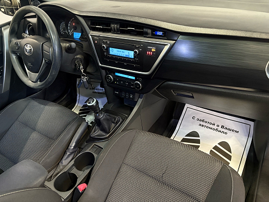 Toyota Auris, 2014 года, пробег 157000 км
