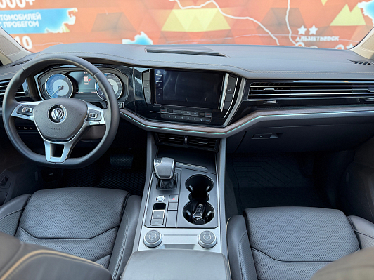 Volkswagen Touareg Status, 2019 года, пробег 256000 км