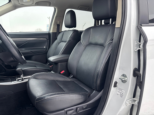 Mitsubishi Outlander Instyle, 2021 года, пробег 83293 км