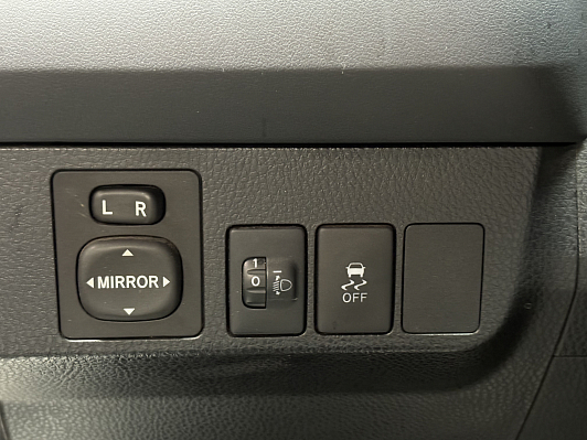 Toyota RAV4, 2015 года, пробег 122000 км