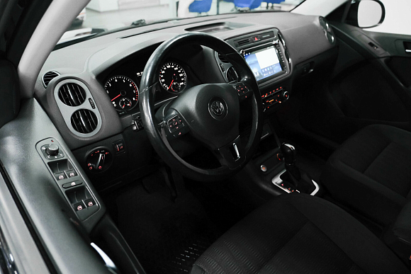 Volkswagen Tiguan Avenue, 2013 года, пробег 209000 км