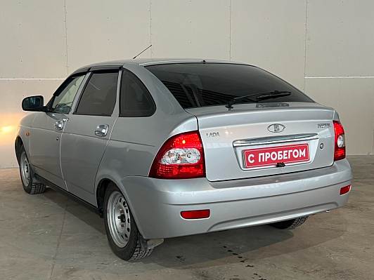 Lada (ВАЗ) Priora Люкс, 2011 года, пробег 200000 км