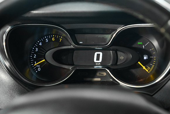 Renault Kaptur Drive, 2016 года, пробег 135000 км