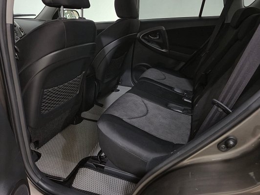 Toyota RAV4, 2010 года, пробег 130858 км