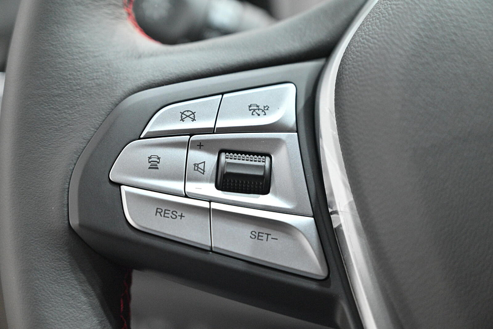 Changan Eado Plus Tech, серебряный