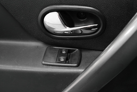 Renault Logan Stepway Drive, 2020 года, пробег 82719 км