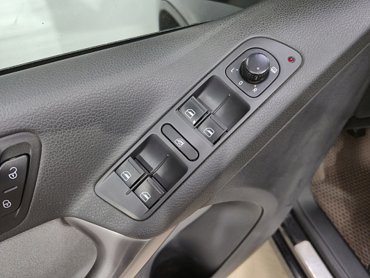 Volkswagen Tiguan Trend&Fun, 2009 года, пробег 150000 км