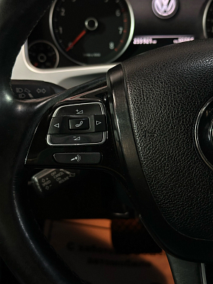 Volkswagen Touareg, 2012 года, пробег 233000 км