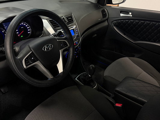 Hyundai Solaris Active, 2012 года, пробег 132726 км