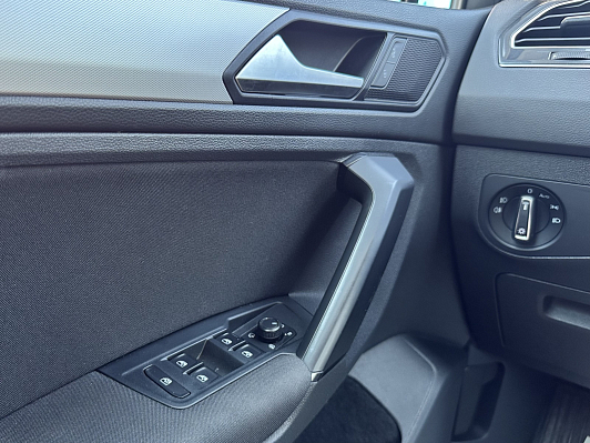 Volkswagen Tiguan Highline, 2019 года, пробег 90406 км