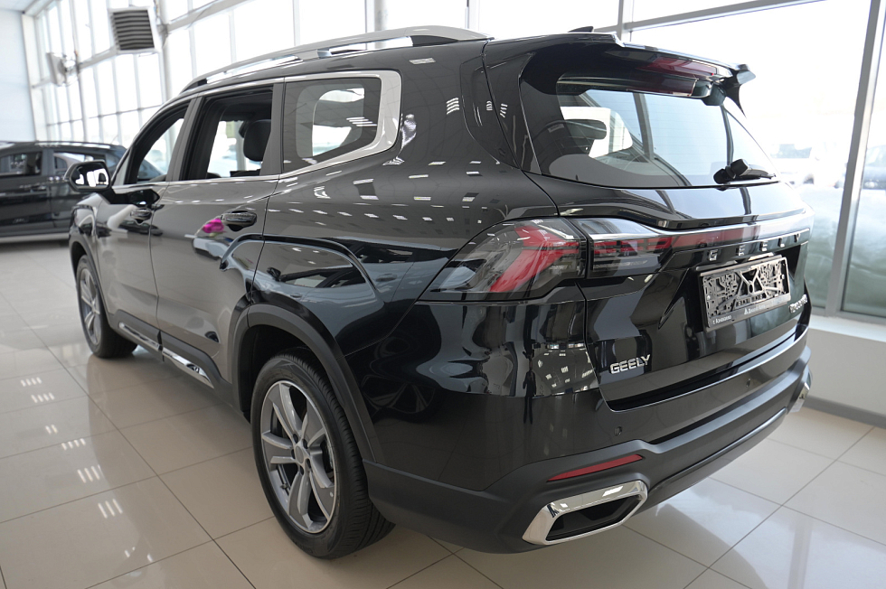 Geely Okavango Флагман, черный