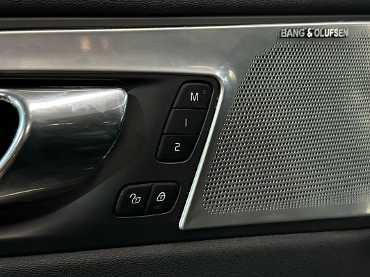 Volvo XC60 Inscription, 2018 года, пробег 52500 км