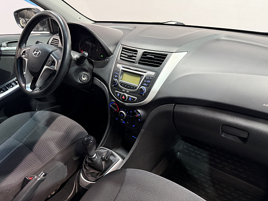 Hyundai Solaris Style, 2013 года, пробег 170000 км