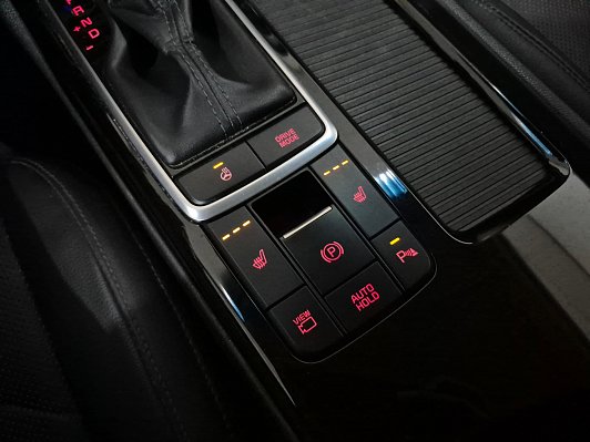 Kia Optima Luxe, 2019 года, пробег 139318 км