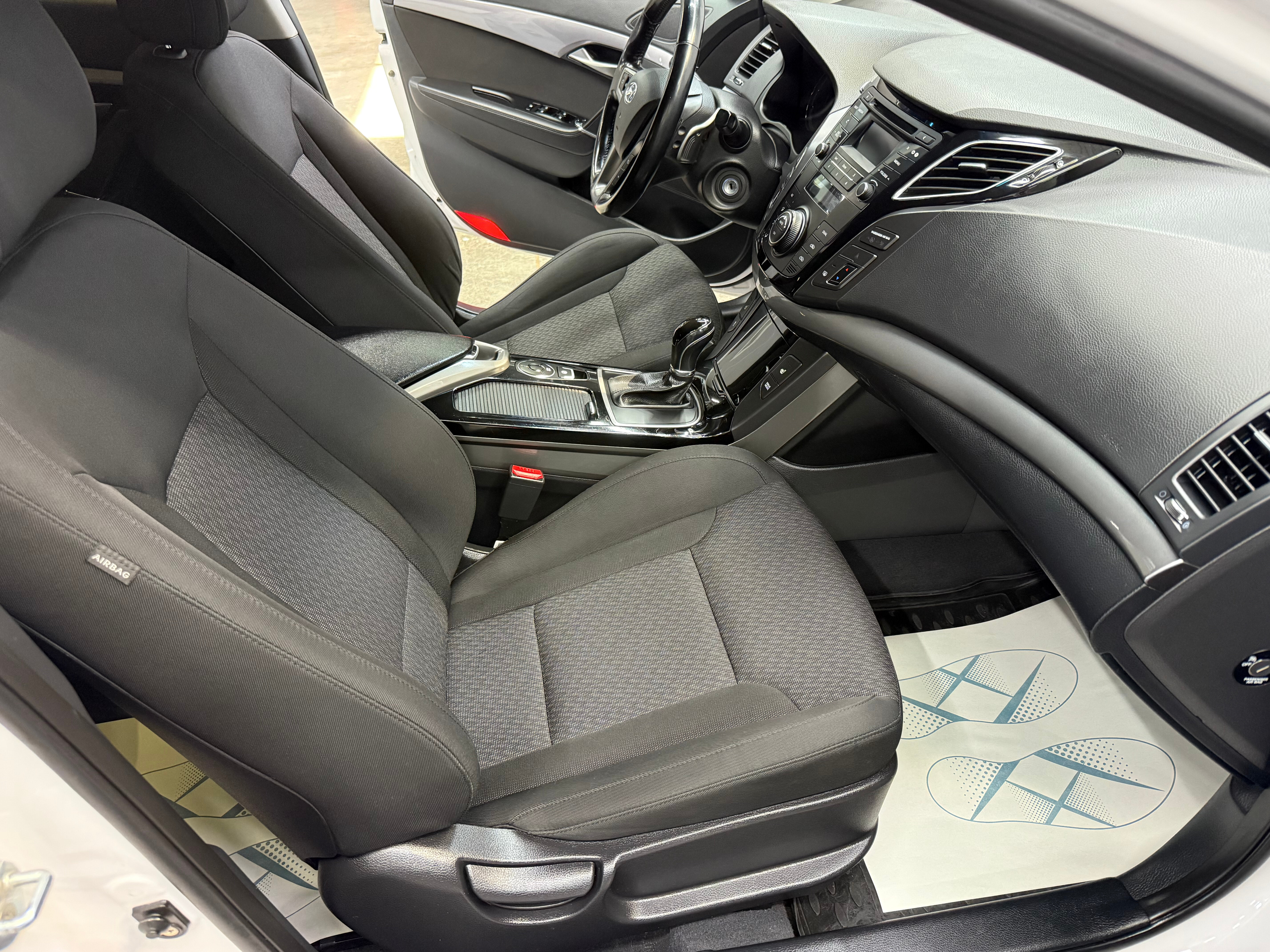 Hyundai i40 Comfort Plus, 2016 года, пробег 130362 км