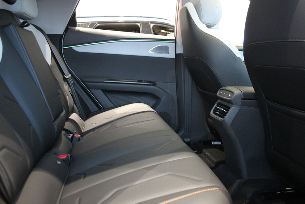 Omoda C5 Актив, черный