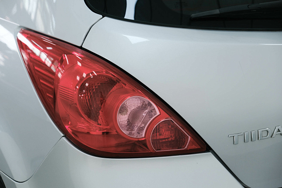 Nissan Tiida, 2010 года, пробег 219000 км