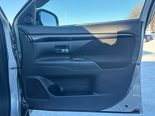 Mitsubishi Outlander Intense+, 2018 года, пробег 112040 км