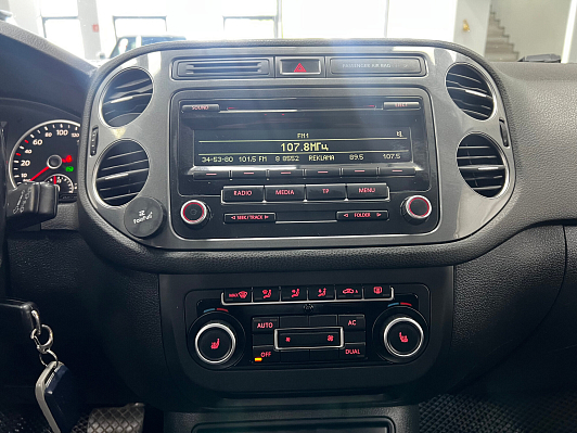 Volkswagen Tiguan Avenue, 2012 года, пробег 305872 км