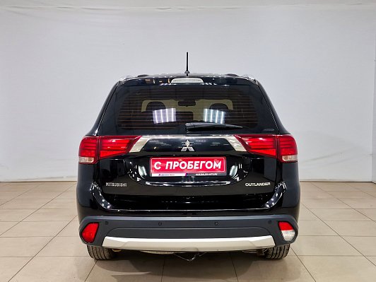 Mitsubishi Outlander Intense, 2016 года, пробег 294901 км