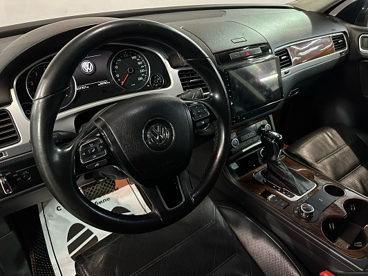 Volkswagen Touareg, 2012 года, пробег 233000 км