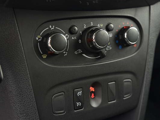 Renault Sandero Stepway Life, 2019 года, пробег 62658 км