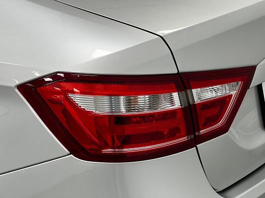 Lada (ВАЗ) Vesta Luxe, 2021 года, пробег 65000 км