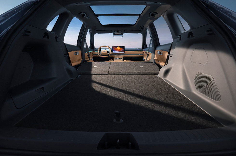 Geely EX5 EM-i Pro, белый