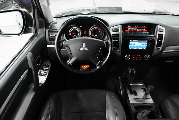 Mitsubishi Pajero Instyle, 2017 года, пробег 150820 км