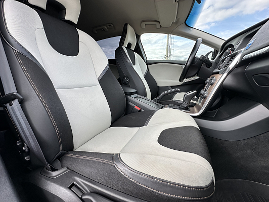 Volvo V40, 2013 года, пробег 198400 км