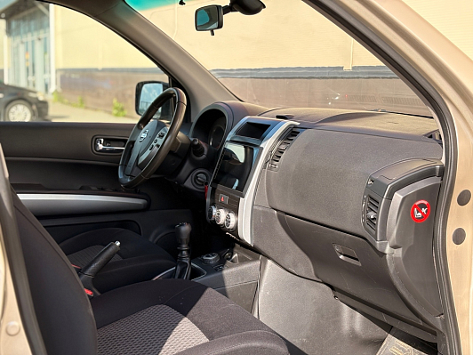 Nissan X-Trail SE, 2010 года, пробег 330000 км