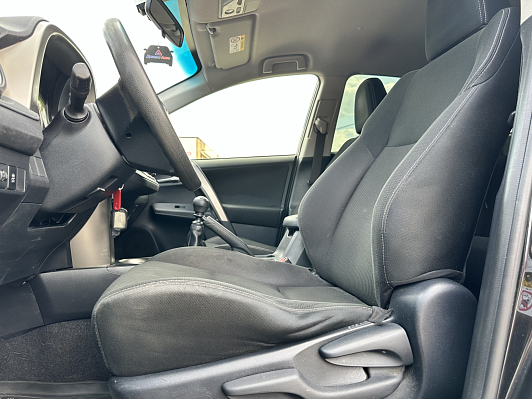 Toyota RAV4, 2013 года, пробег 108000 км