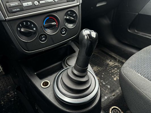 Ford Fiesta Ghia, 2007 года, пробег 102832 км