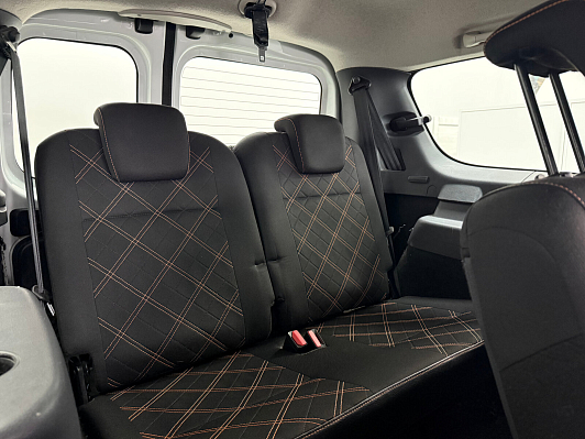 Lada (ВАЗ) Largus Luxe (7 мест), 2018 года, пробег 211000 км