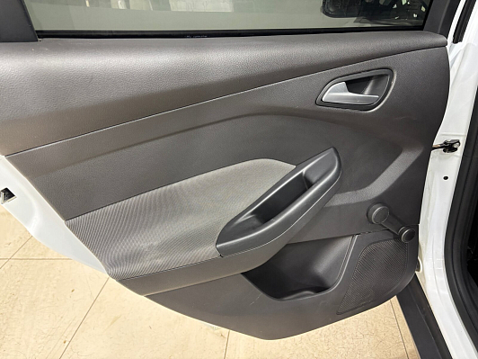 Ford Focus SYNC Edition, 2015 года, пробег 178730 км