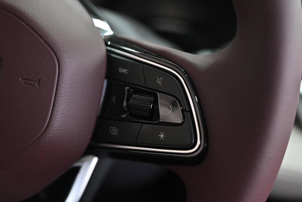 Geely Monjaro Flagship, белый