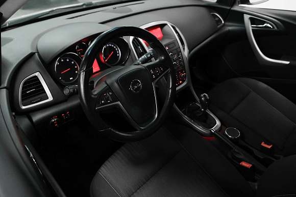 Opel Astra, 2012 года, пробег 134387 км