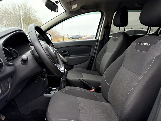 Renault Sandero Stepway Life, 2019 года, пробег 62658 км