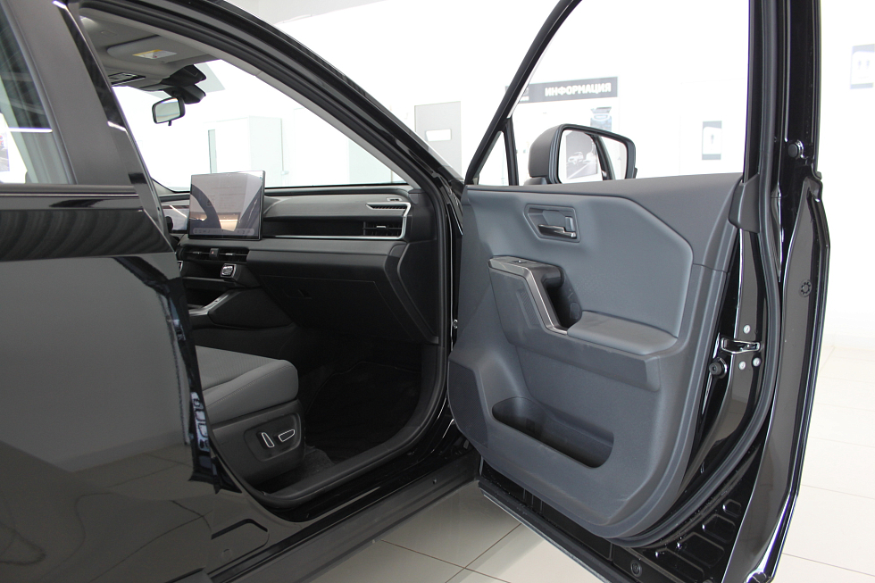 Toyota RAV4 Luxury, черный