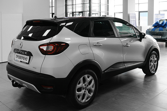 Renault Kaptur Drive, 2016 года, пробег 135000 км