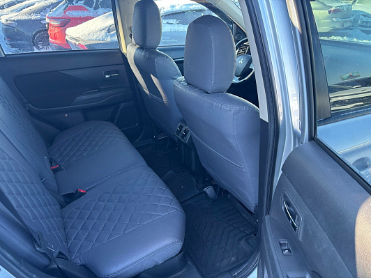 Mitsubishi Outlander Intense+, 2018 года, пробег 112040 км